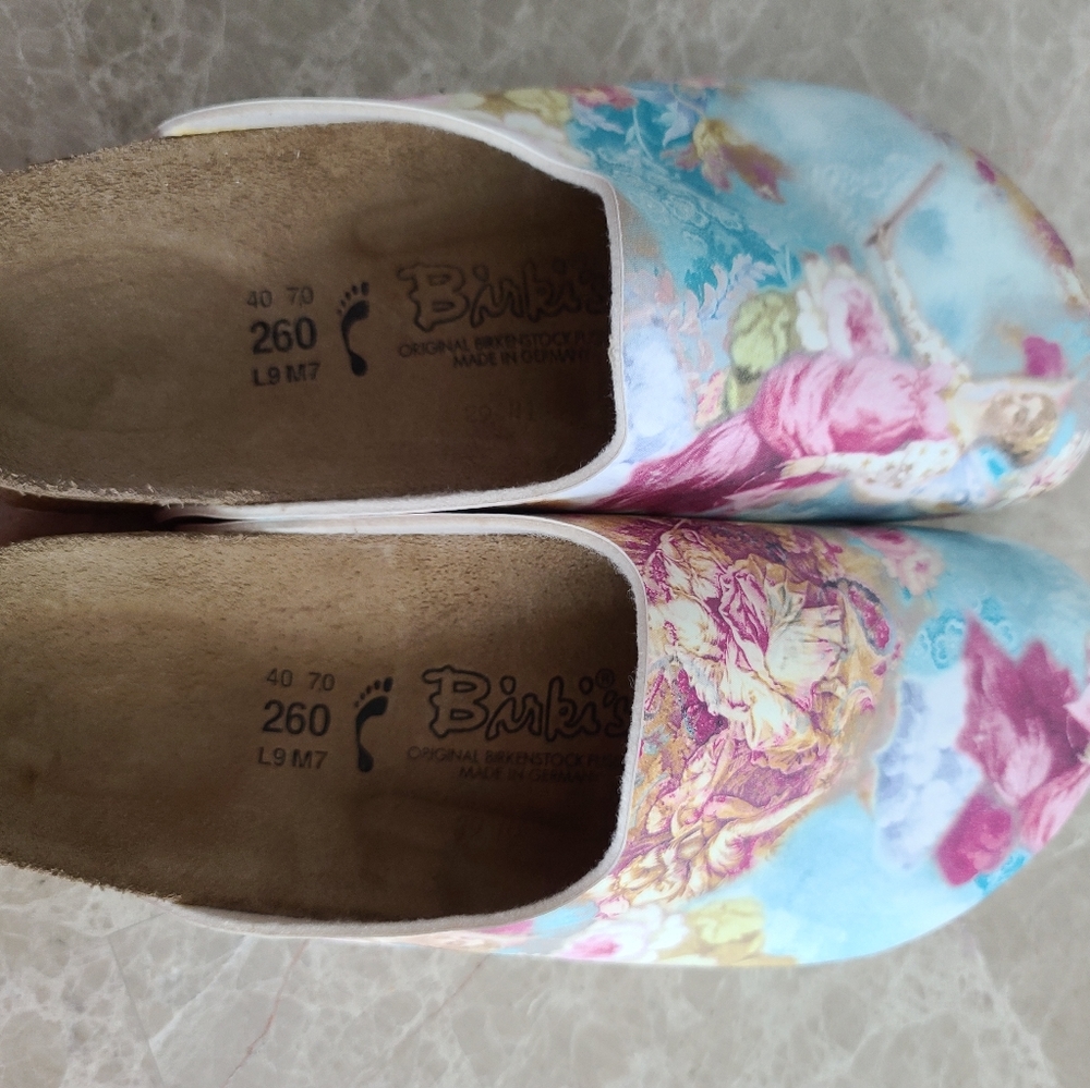 BIRKIS BIRKENSTOCK CLOGS (RARE)